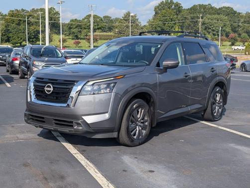 2024 Nissan Pathfinder SV