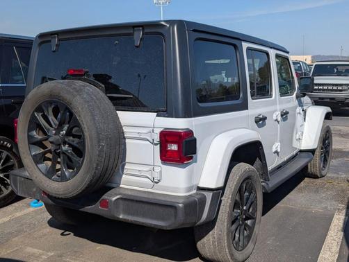 Bright White Clearcoat 2022 Jeep Wrangler Unlimited 4xe Sahara