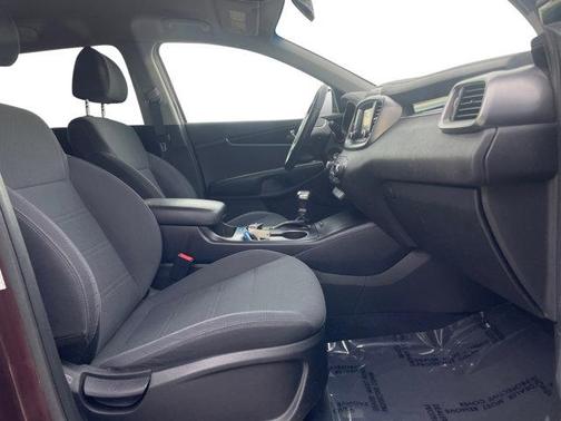 2019 Kia Sorento S