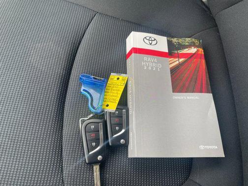 2021 Toyota RAV4 Hybrid LE