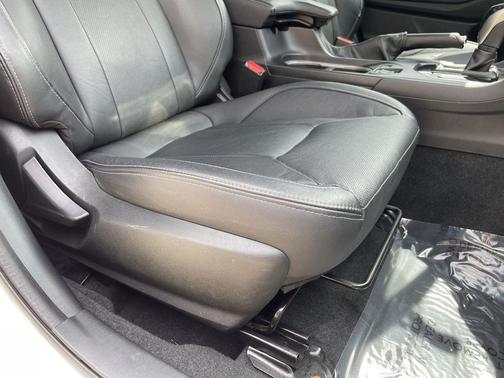 Crystal White Pearl 2017 Subaru Impreza 2.0i Limited