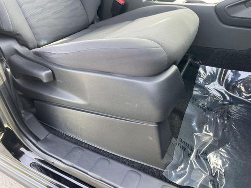 Super Black 2022 Nissan Frontier S