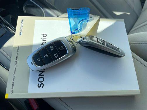 2023 Hyundai SONATA Hybrid SE