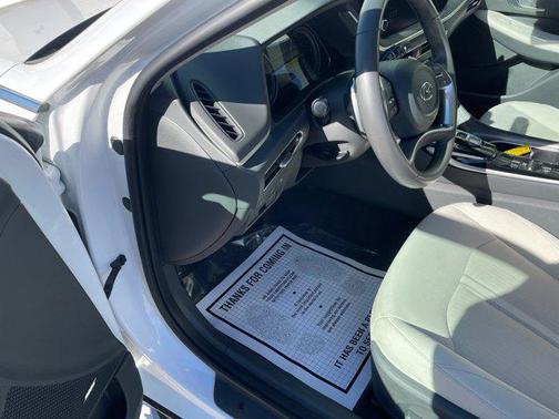 2023 Hyundai SONATA Hybrid SE