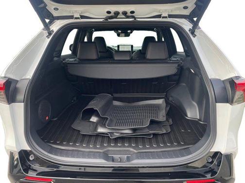 2025 Toyota RAV4 Hybrid SE