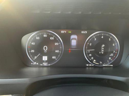 2019 Volvo XC90 T6 Momentum