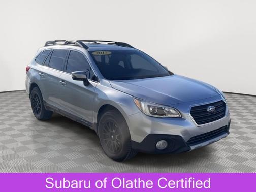 Ice Silver Metallic 2017 Subaru Outback 2.5i Limited