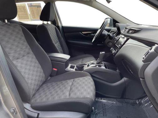 2021 Nissan Rogue Sport SV