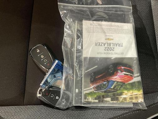 Summit White 2022 Chevrolet Trailblazer LT