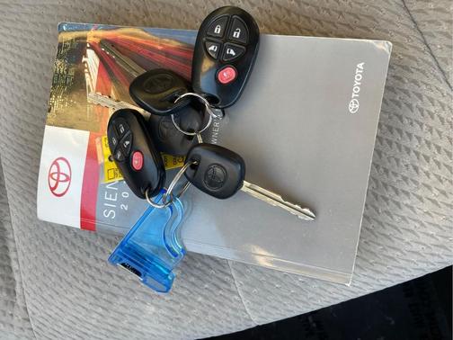 2012 Toyota Sienna LE