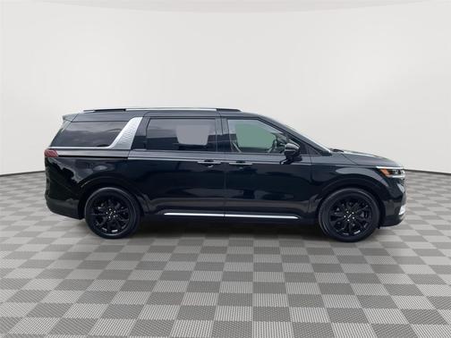 Aurora Black Pearl 2022 Kia Carnival SX Prestige