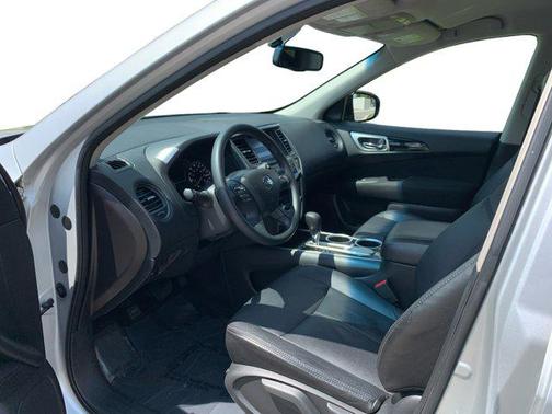 2016 Nissan Pathfinder S