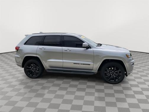 Billet Silver Metallic Clearcoat 2021 Jeep Grand Cherokee Laredo
