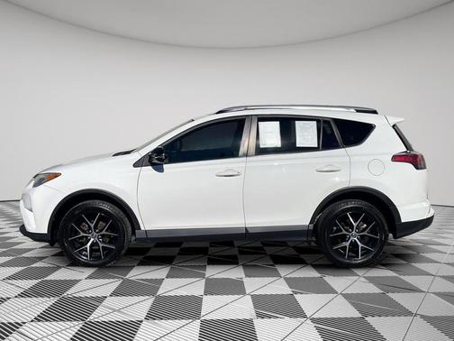 2016 Toyota RAV4 SE