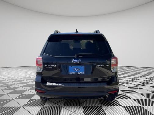 Crystal Black Silica 2017 Subaru Forester 2.5i Premium