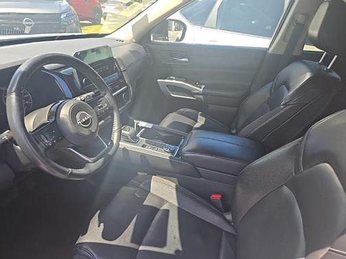 Super Black 2023 Nissan Pathfinder SL 4WD