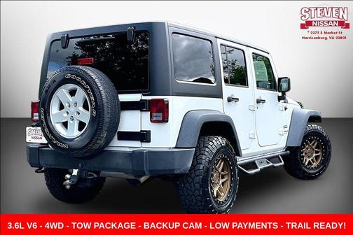 Bright White Clearcoat 2017 Jeep Wrangler Unlimited Sport