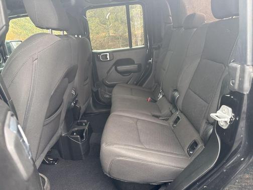 2023 Jeep Gladiator Sport S