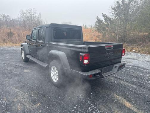 2023 Jeep Gladiator Sport S