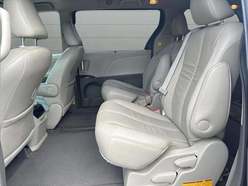 2011 Toyota Sienna XLE