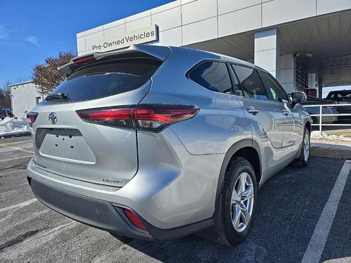 2024 Toyota Highlander LE