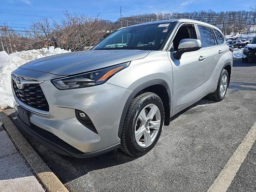 2024 Toyota Highlander LE