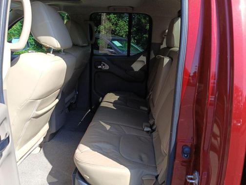 Cayenne Red Metallic 2019 Nissan Frontier SL