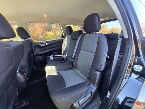 2019 Nissan Pathfinder SV