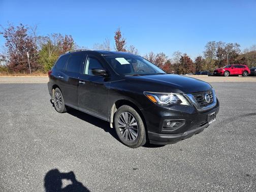 2019 Nissan Pathfinder SV