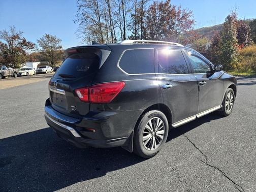 2019 Nissan Pathfinder SV