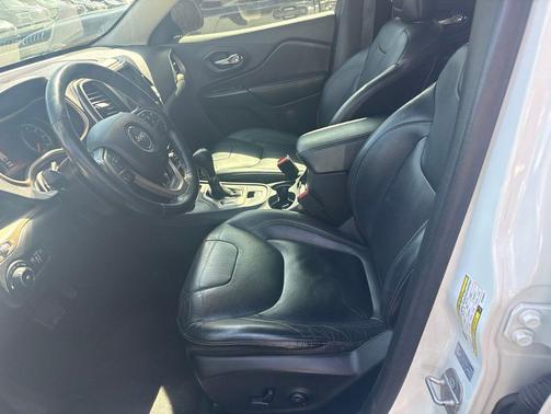 Bright White Clearcoat 2015 Jeep Cherokee Limited