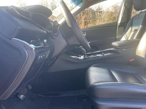 2017 Toyota Avalon Hybrid XLE Premium