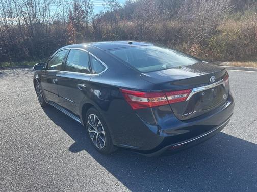 2017 Toyota Avalon Hybrid XLE Premium