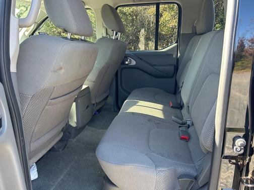 2015 Nissan Frontier SV