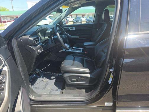 Agate Black Metallic 2022 Ford Explorer XLT