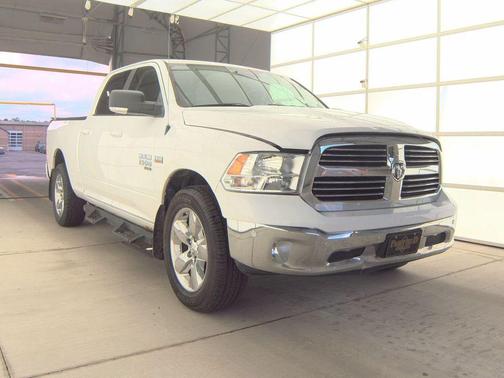Bright White Clearcoat 2019 RAM 1500 Big Horn