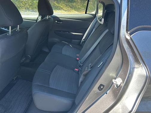 2022 Nissan Leaf SV PLUS 62 kWh