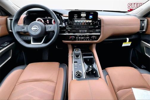 2025 Nissan Pathfinder Platinum 4WD