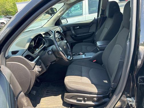 Mosaic Black Metallic 2016 Chevrolet Traverse 1LT