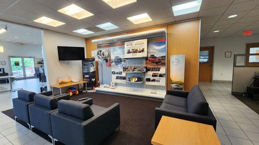 Super Black 2008 Nissan Frontier SE Crew Cab