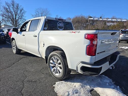2022 Chevrolet Silverado 1500 Custom