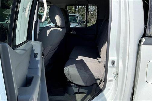 Glacier White 2017 Nissan Frontier SV