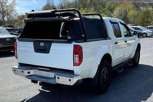 Glacier White 2017 Nissan Frontier SV