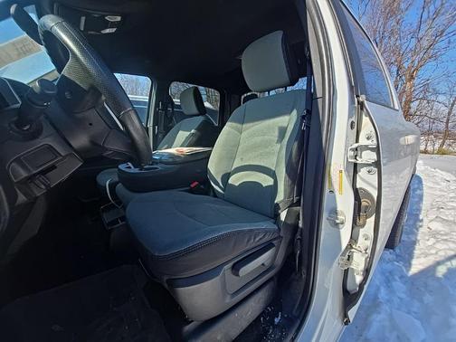 2022 RAM 2500 Big Horn Crew Cab 4x4 6'4' Box