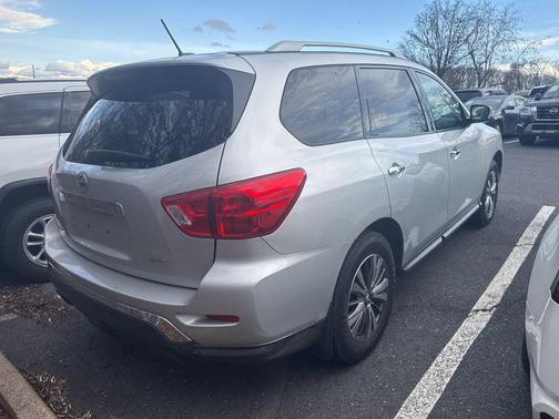 2018 Nissan Pathfinder S