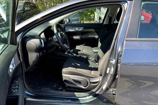 Gravity Gray 2023 Kia Forte LX