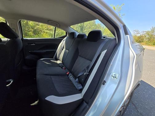 2021 Nissan Versa 1.6 SV