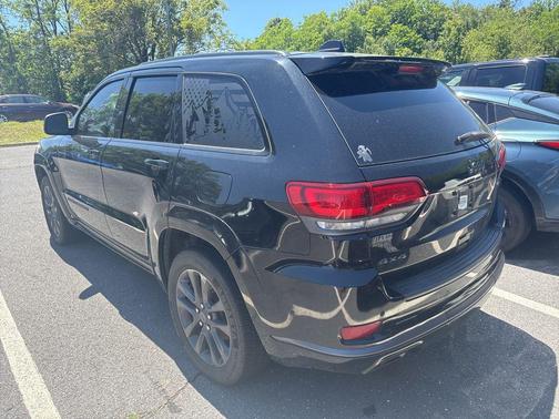 Diamond Black Crystal Pearlcoat 2019 Jeep Grand Cherokee High Altitude