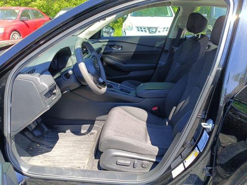 Crystal Black Pearl 2025 Honda Accord SE