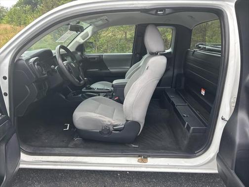 2017 Toyota Tacoma SR